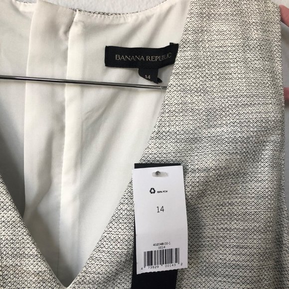 *SOLD* Banana Republic Grey Textured V Sheath Dres - Picture 6 of 7